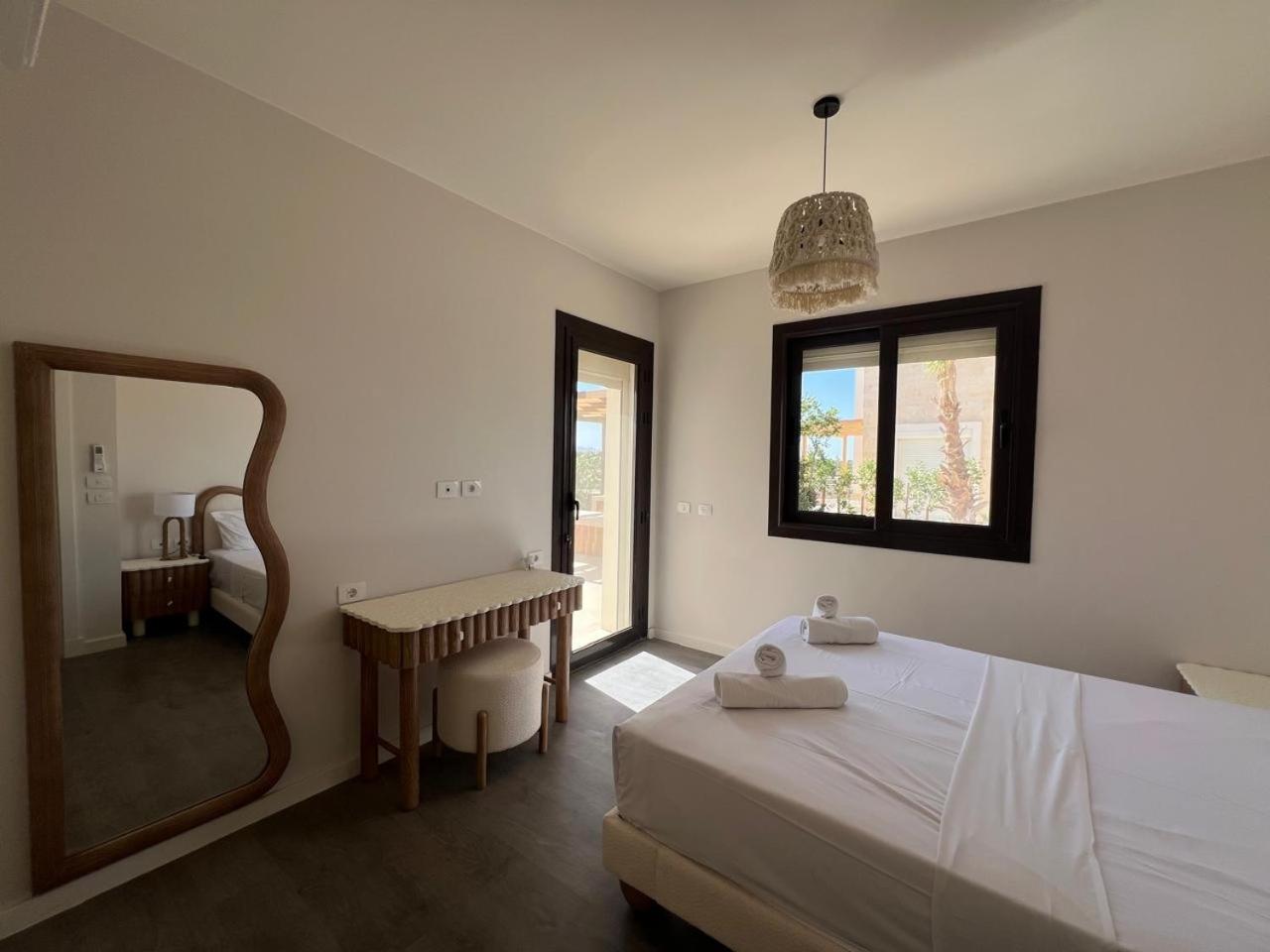 New! Cyan Villa| Private Pool - Lagoon & Golf View Vilă